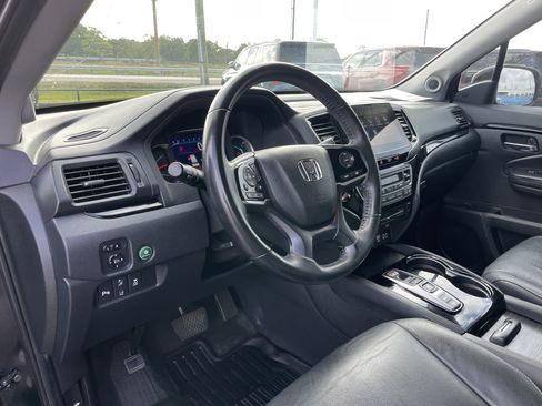 Used 2020 Honda Pilot Touring image 14