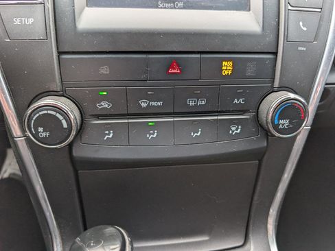 Used 2017 Toyota Camry SE FWD image 25