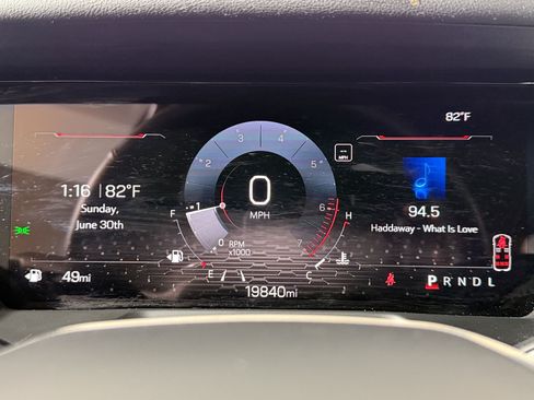 Used 2025 GMC Acadia Elevation w/ Elevation Premium Package FWD image 19