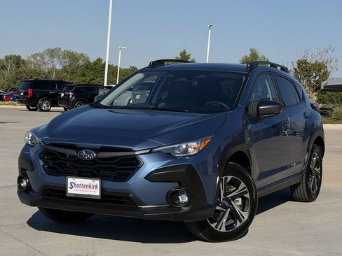 Used 2024 Subaru Crosstrek 2.0i Premium AWD/4WD image 2