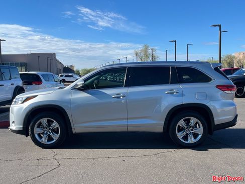 Used 2019 Toyota Highlander Limited w/ Carpet Mat Package (TMS) AWD/4WD image 3