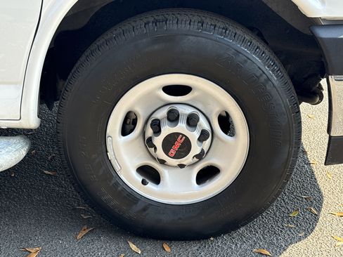 Used 2024 GMC Savana 2500 w/ Driver Convenience Package image 13