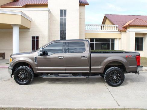 Used 2017 Ford F250 Lariat w/ Lariat Ultimate Package image 10