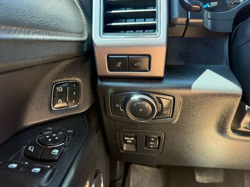 Used 2018 Ford Expedition Max Platinum AWD/4WD image 36