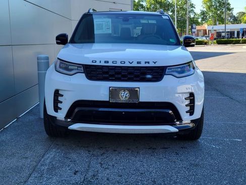 Used 2025 Land Rover Discovery Dynamic SE AWD/4WD image 2