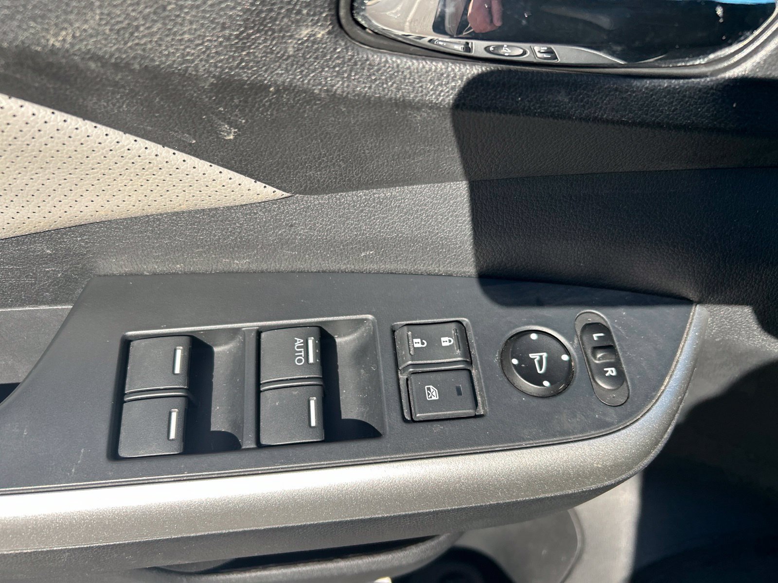 Used 2016 Honda CR-V EX-L image 16