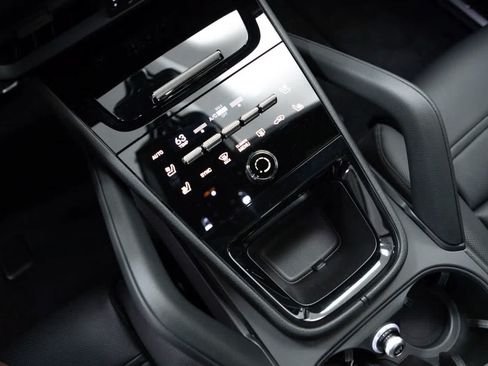Certified 2026 Porsche Cayenne S AWD/4WD image 28