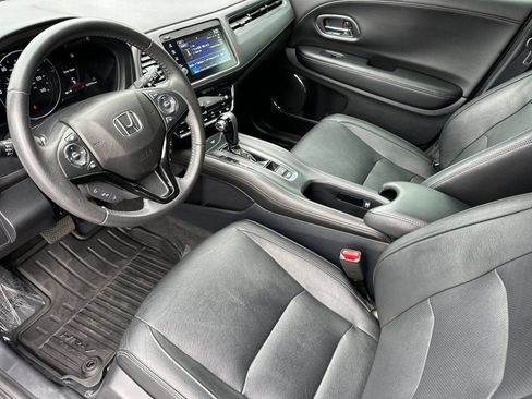 Used 2021 Honda HR-V Touring image 10