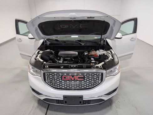 Used 2018 GMC Acadia Denali w/ Technology Package AWD/4WD image 13