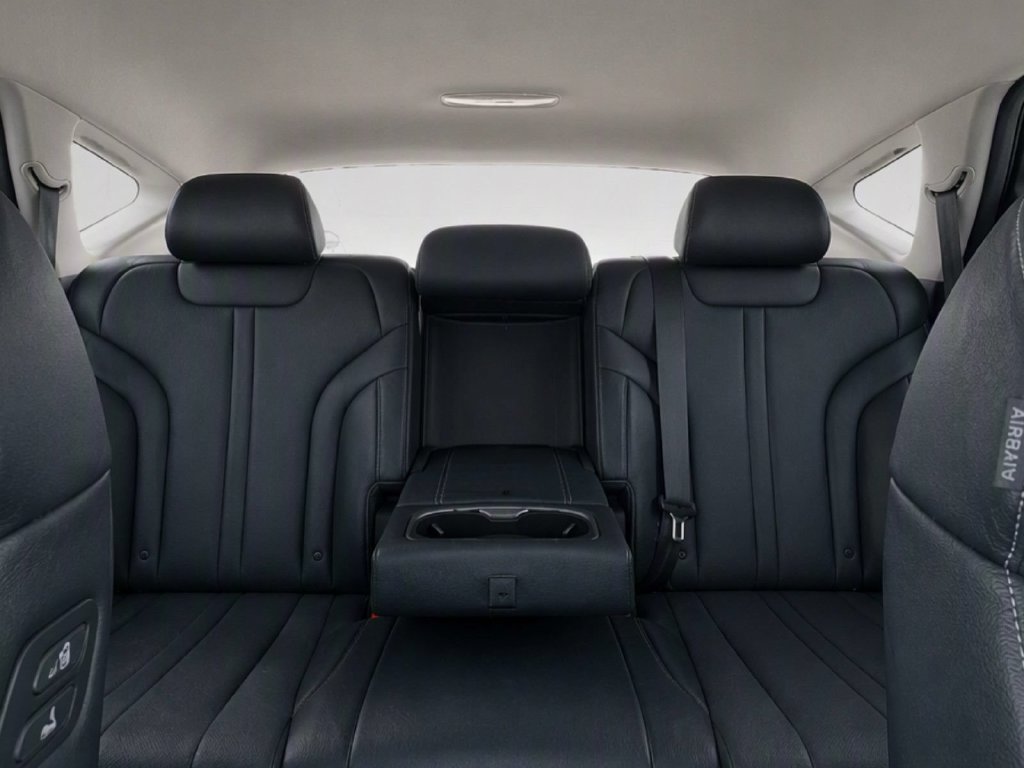 Used 2025 Genesis GV80 2.5T Standard AWD/4WD image 33