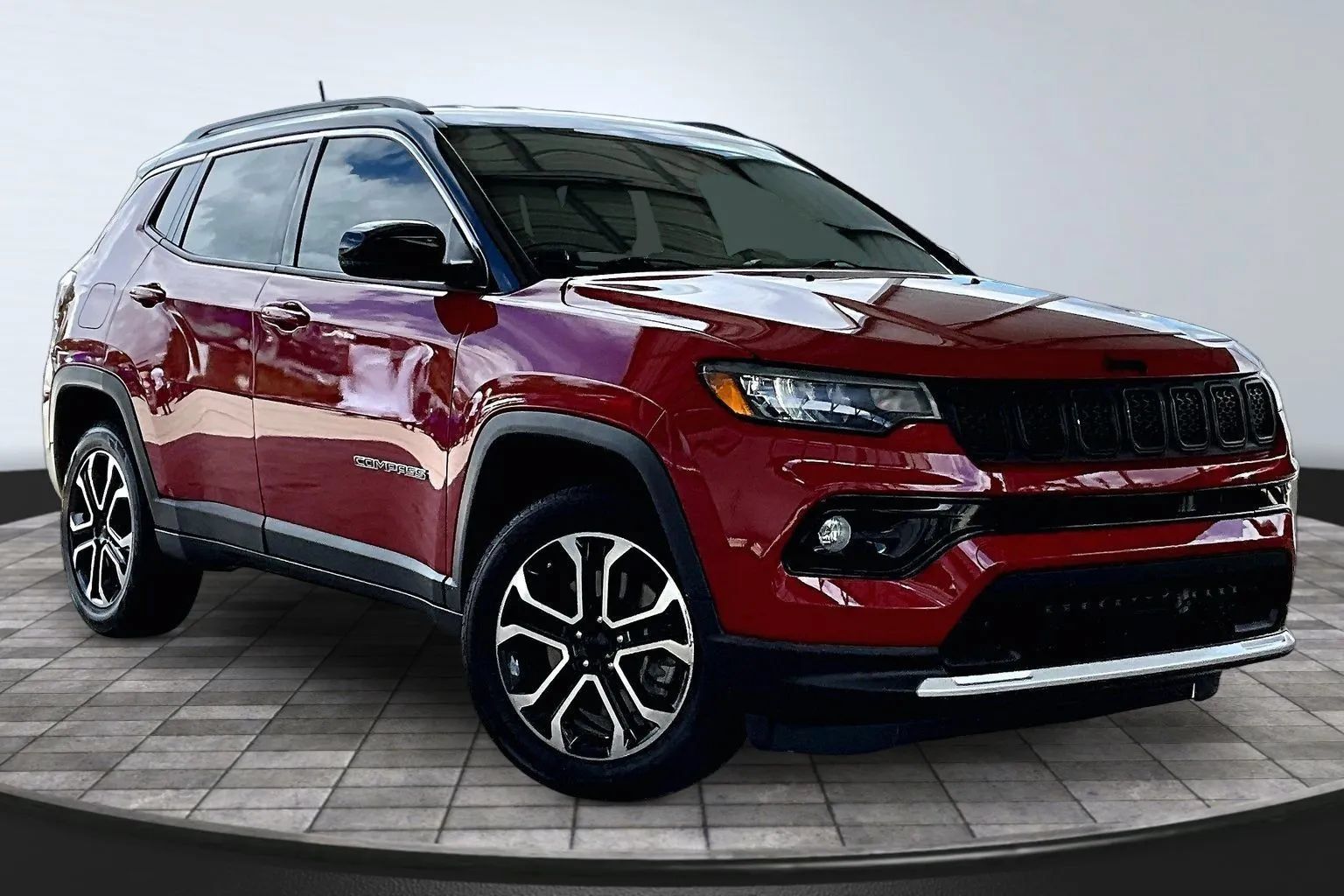 Used 2023 Jeep Compass Limited AWD/4WD image 3