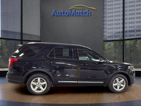 Used 2019 Ford Explorer XLT w/ Equipment Group 201A FWD image 12