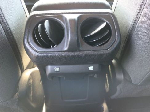 Used 2024 Jeep Wrangler Unlimited w/ Convenience Group image 17