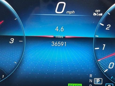 Used 2023 Mercedes-Benz GLS 450 4MATIC image 17