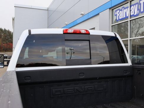 Used 2018 GMC Sierra 2500 Denali w/ Suspension Package, Off-Road image 31