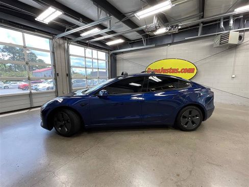 Used 2021 Tesla Model 3 Standard Range RWD image 2