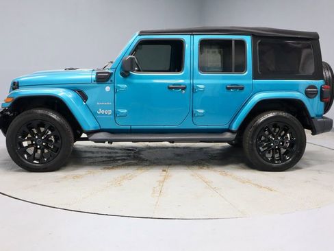 Used 2024 Jeep Wrangler Unlimited Sahara w/ Technology Group AWD/4WD image 9