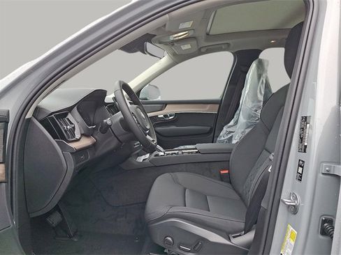 New 2026 Volvo XC90 B6 Plus w/ Protection Package Premier image 7