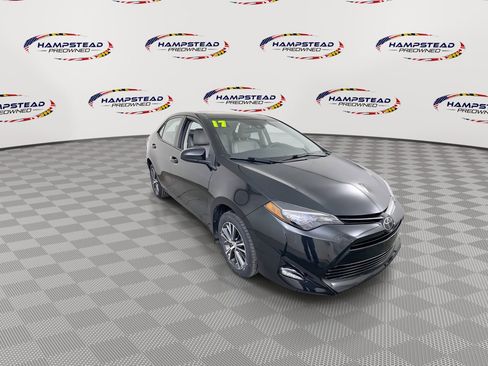 Used 2017 Toyota Corolla LE w/ LE Premium Package w/Moonroof FWD image 2