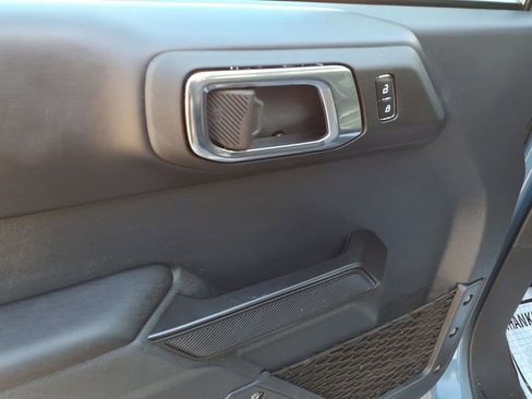 Used 2025 Ford Bronco Outer Banks image 11