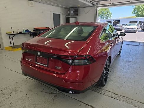 Used 2025 Honda Accord Touring image 5
