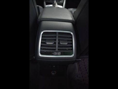 Used 2018 Audi Q3 2.0T Premium FWD image 28