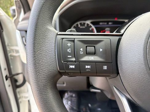 Certified 2023 Nissan Rogue SV FWD image 21