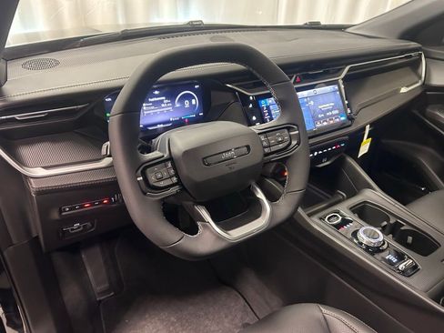 New 2026 Jeep Cherokee Overland image 2