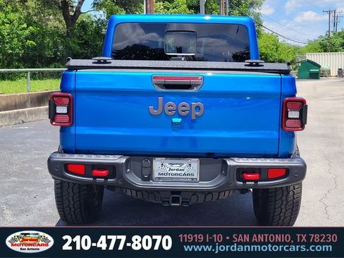 Used 2020 Jeep Gladiator Rubicon AWD/4WD image 4