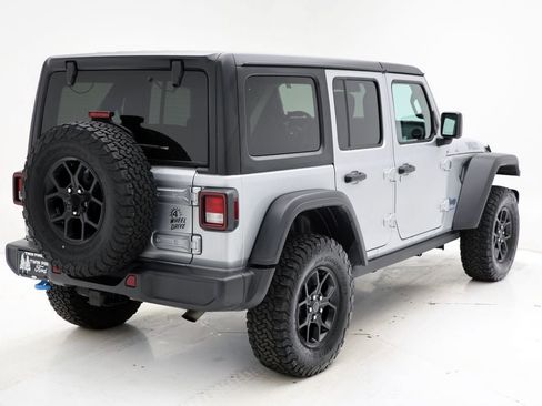 Used 2024 Jeep Wrangler Unlimited image 9