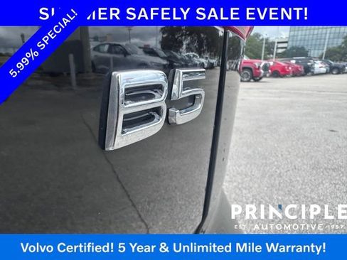 Certified 2023 Volvo XC60 B5 Ultimate w/ Protection Package Premier FWD image 11