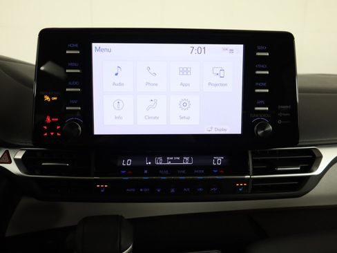 Used 2023 Toyota Sienna XLE image 25