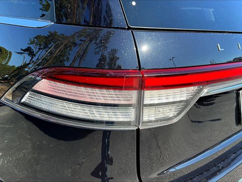 Used 2020 Lincoln Aviator Reserve w/ Equipment Group 202A image 27