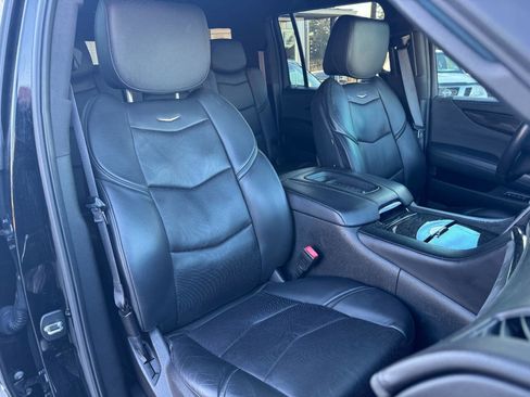 Used 2016 Cadillac Escalade ESV Platinum image 8