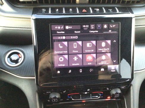 Used 2024 Jeep Grand Cherokee Altitude image 14