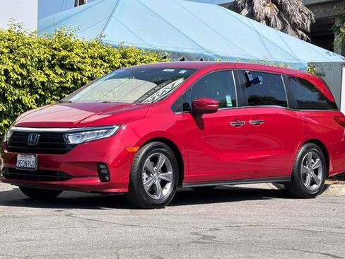 Certified 2023 Honda Odyssey EX image 9