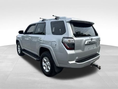 Used 2015 Toyota 4Runner SR5 AWD/4WD image 4