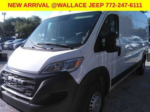 Used 2025 RAM ProMaster 2500 w/ Convenience Group FWD image 4