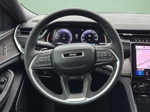 New 2025 Jeep Grand Cherokee L Limited w/ Luxury Tech Group II AWD/4WD image 26