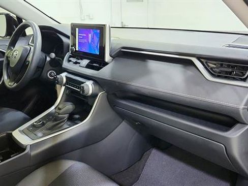Used 2025 Toyota RAV4 LE AWD/4WD image 21