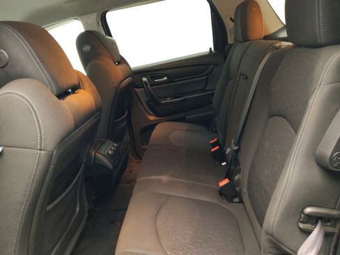 Used 2016 GMC Acadia SLE image 18