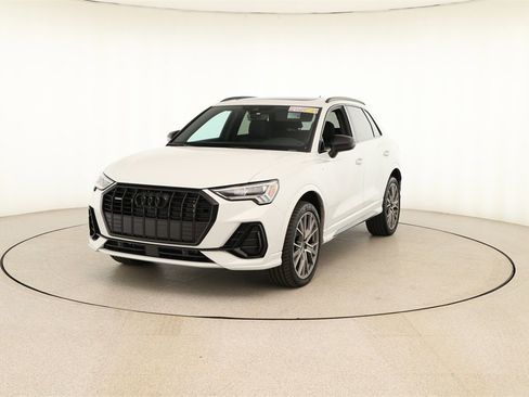 Certified 2025 Audi Q3 2.0T Premium Plus w/ Premium Plus Package image 12