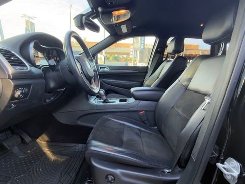 Used 2019 Jeep Grand Cherokee Altitude RWD image 7