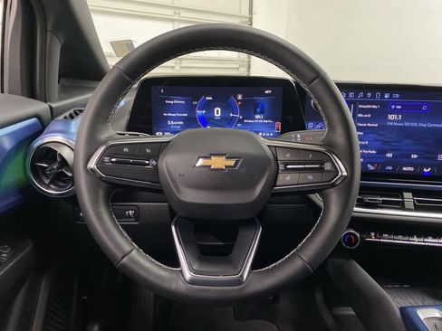 Used 2025 Chevrolet Equinox EV LT w/ Convenience Package image 19