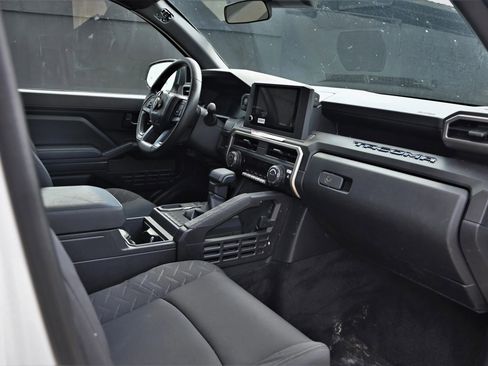 Used 2024 Toyota Tacoma SR image 12