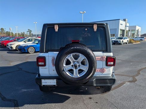 Used 2018 Jeep Wrangler Unlimited Sport S image 6