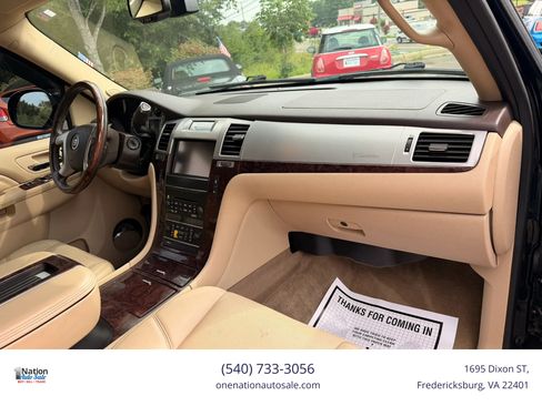 Used 2013 Cadillac Escalade Luxury AWD/4WD image 13