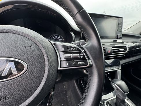 Used 2021 Kia Seltos EX image 21