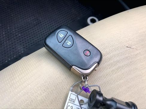 Used 2012 Lexus CT 200h Premium w/ Premium Audio Pkg FWD image 11