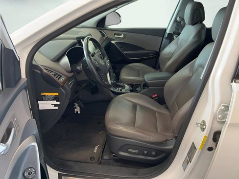 Used 2017 Hyundai Santa Fe Limited image 2